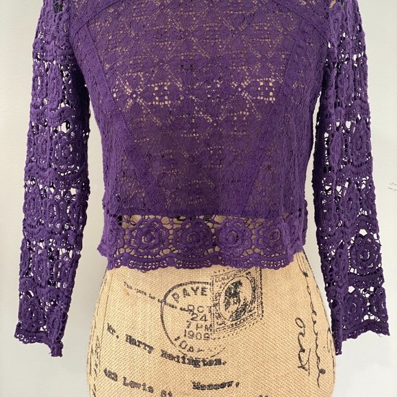 Forever21 Purple Lace Blouse ๐ 4 Tops for $20 BUNDLE & SAVE - Picture 5 of 7